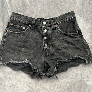 high waisted black levi shorts